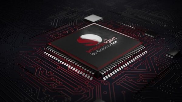 Eine rote Gaming-CPU in Detailaufnahme
